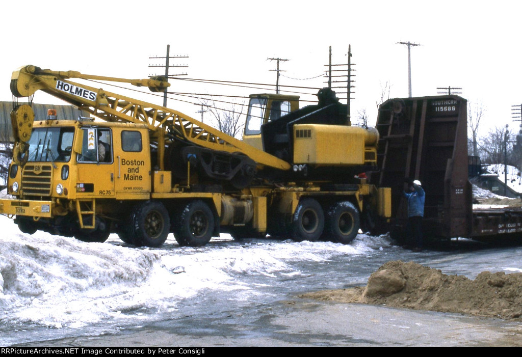 B&M Wrecking Truck marked with "Holmes " & "Tonka" 